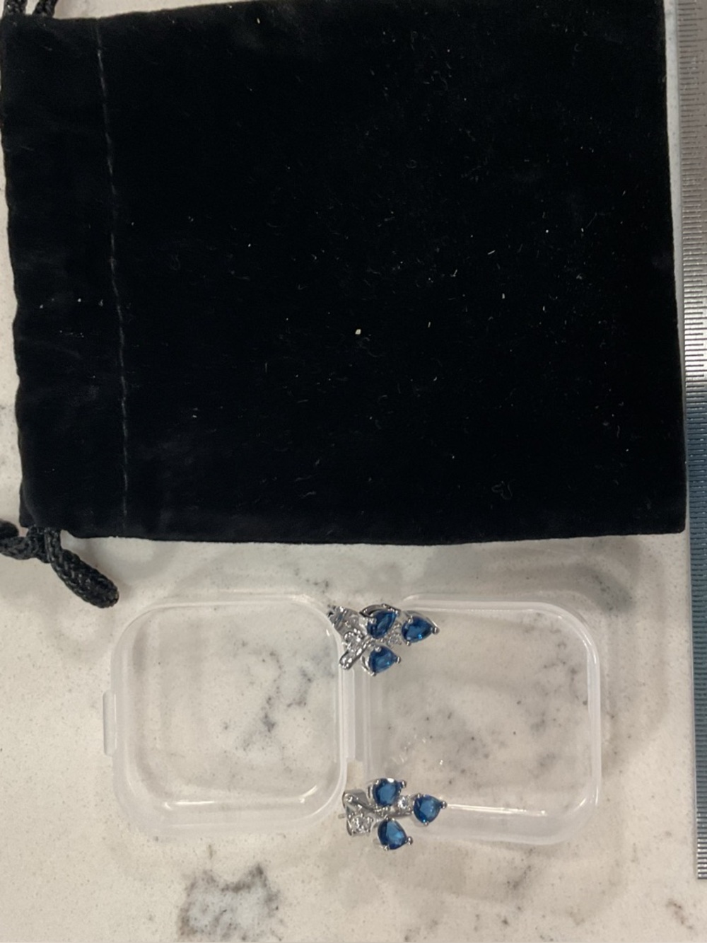 NWOT Leaf Shaped Stud Earrings with Blue Simulated Sapphires 14k gold plt